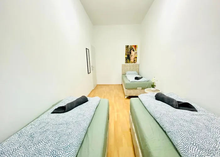 Comfortable 5br Shared Well Connected Location
