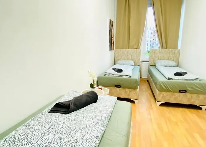 דירה Comfortable 5br Shared Well Connected Location וינה