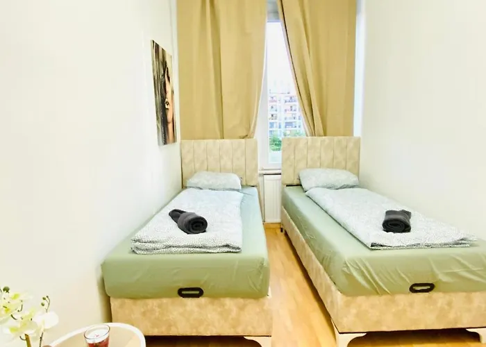 דירה Comfortable 5br Shared Well Connected Location וינה