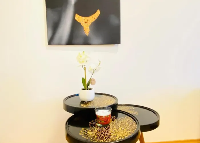 Comfortable 5br Shared Well Connected Location דירה *