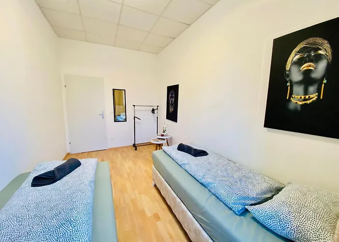 Comfortable 5br Shared Well Connected Location *