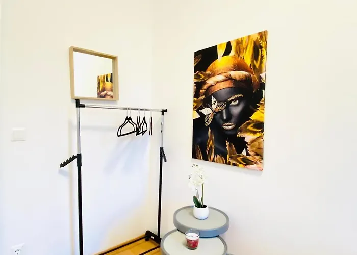 דירה Comfortable 5br Shared Well Connected Location וינה