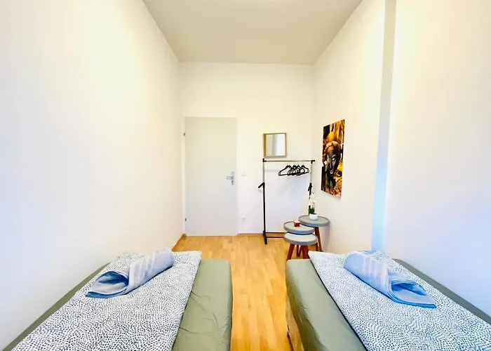דירה Comfortable 5br Shared Well Connected Location וינה