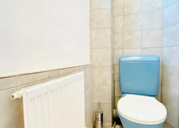 Comfortable 5br Shared Well Connected Location וינה